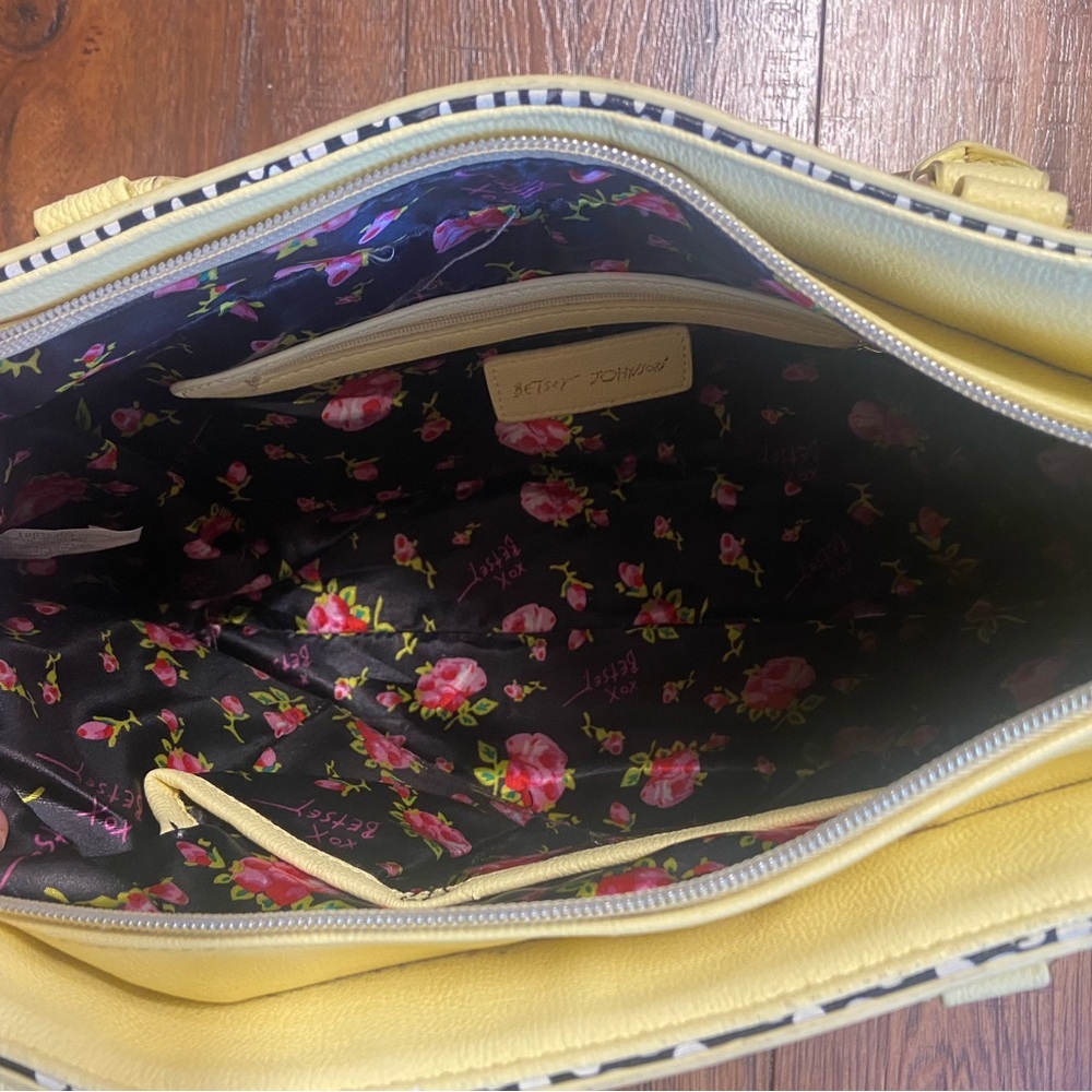 Betsey Johnson Black White Yellow Tote Shoulder Bag XOX Betsy Purse - Picture 6 of 8